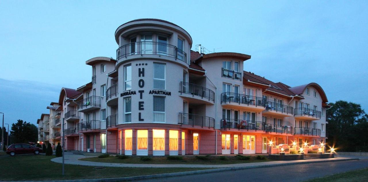 Oazis Wellness Apartman2 ハイデゥソボスロー エクステリア 写真