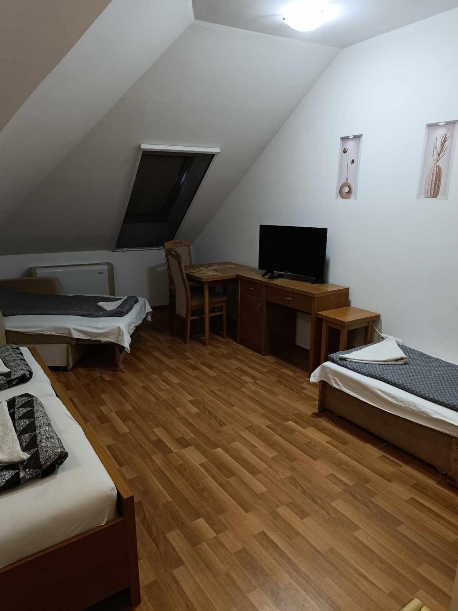 Oazis Wellness Apartman2 ハイデゥソボスロー 部屋 写真