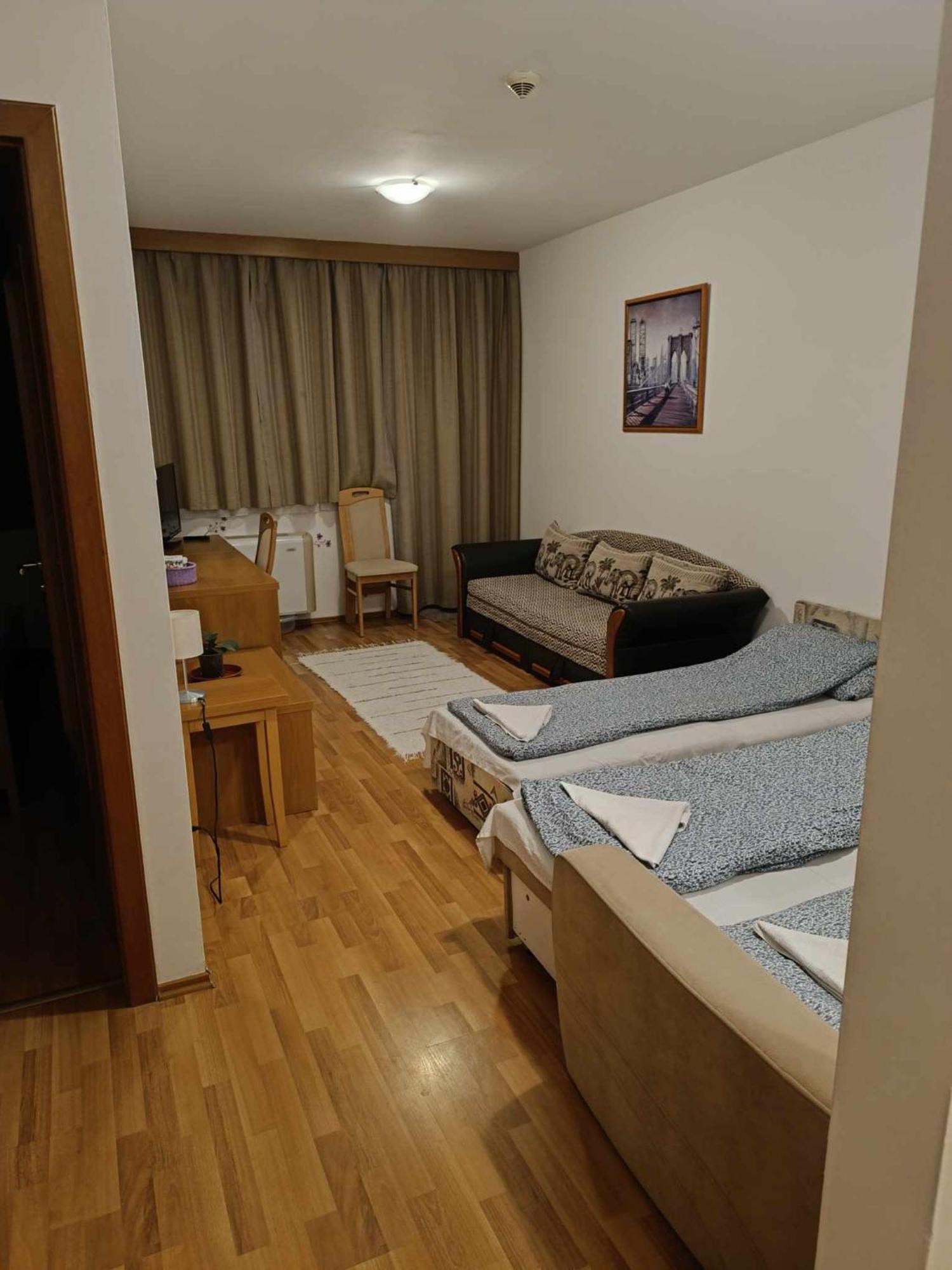 Oazis Wellness Apartman2 ハイデゥソボスロー 部屋 写真